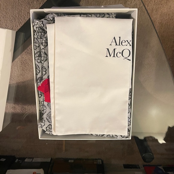 Alexander McQueen Leather slides brand new 9 42 - Picture 6 of 6